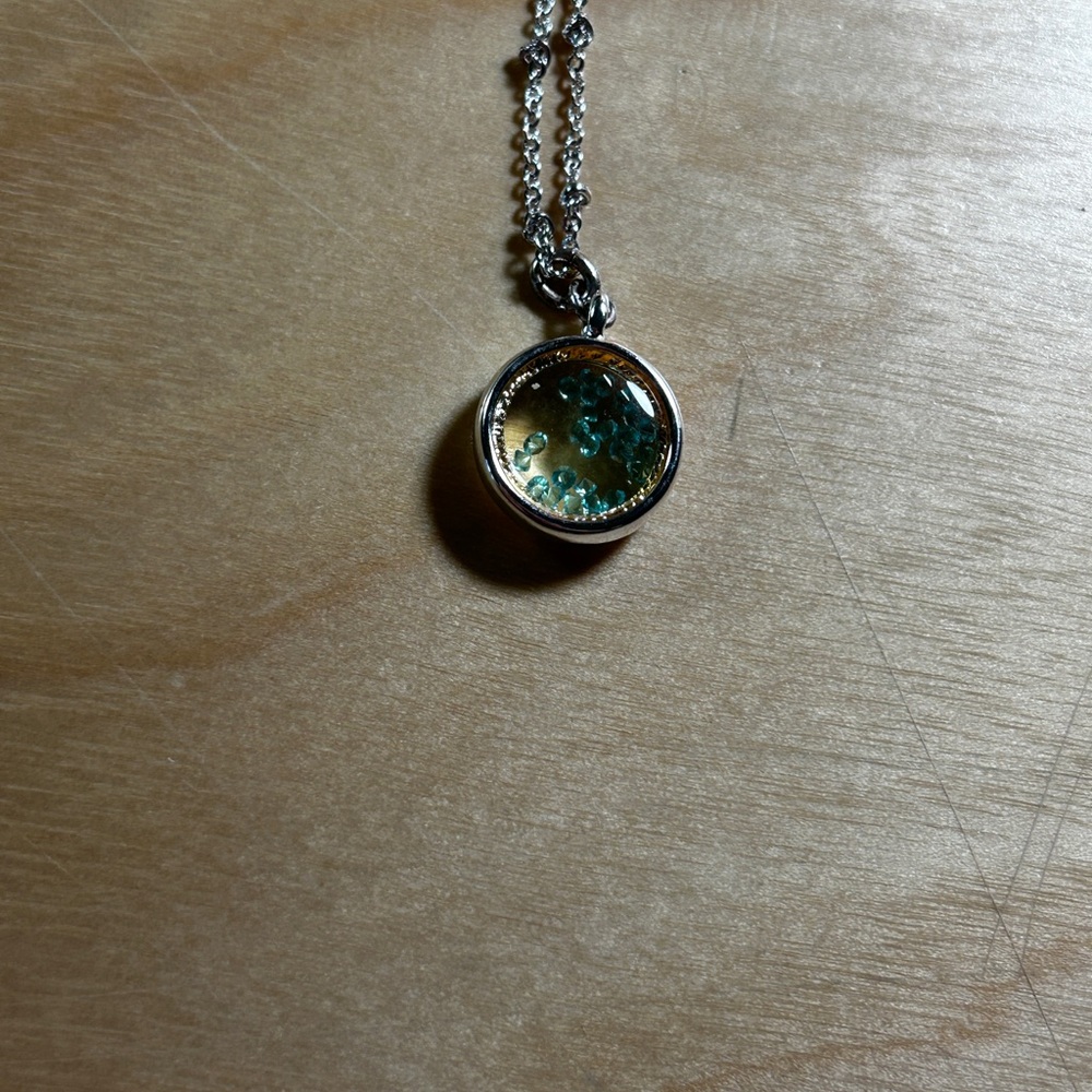 Necklace - Picture 2 of 3
